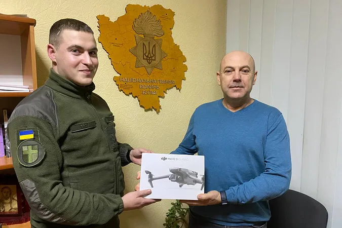 Волинським гвардійцям передали ще один коптер (фото)