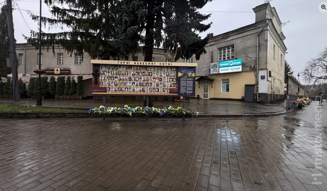 Луцький стенд Героїв Небесної Сотні тепер має нове місце