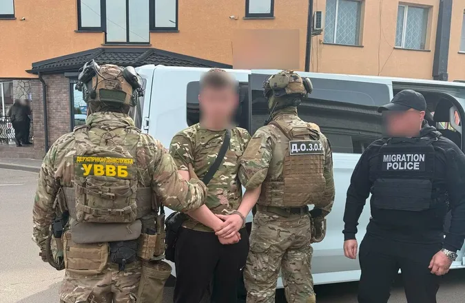 На Волині затримали військового, який мав допомогти ухилянту втекти