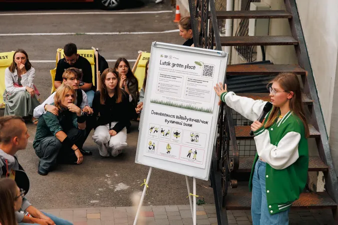 У центрі Луцька відкрили вуличний простір для молоді (фото)