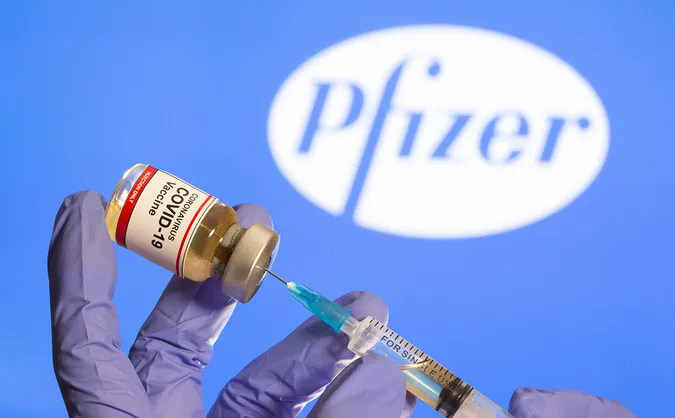 У Pfizer заявили про 100% ефективності вакцини для підлітків