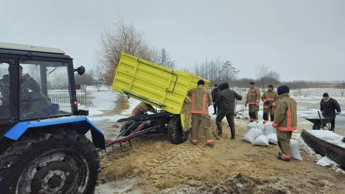 На Камінь-Каширщині укріпили берегову лінію річки Стохід: для чого (фото)