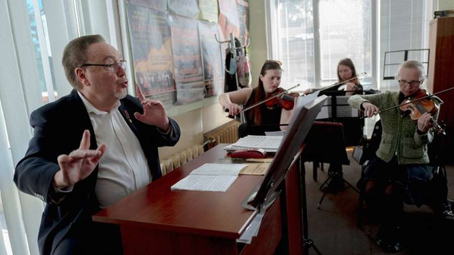 Диригент камерного оркестру Волинської обласної філармонії «Кантабіле»