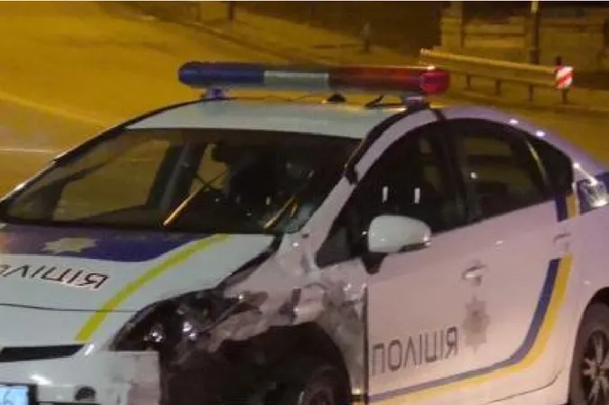 Смертельна ДТП на Волині: п'яний мотоцикліст в'їхав у поліцейське авто (відео)