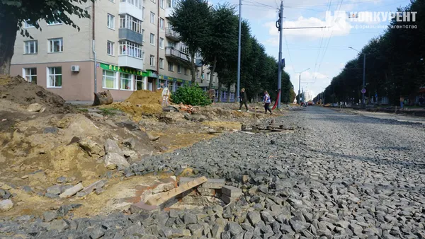 Упорядкують до 1 вересня: що коїться на проспекті Волі у Луцьку (фото)