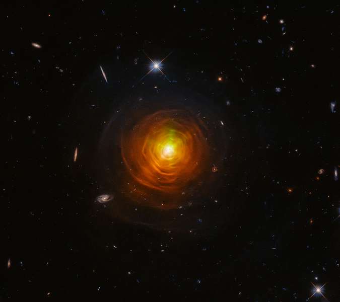 Телескоп Hubble показав знімок зірки, що вмирає (фото, відео)