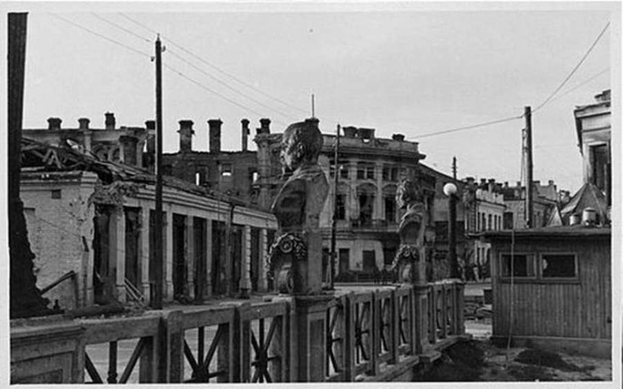 Звільнення і руїни: показали Луцьк 1944 року (фото)