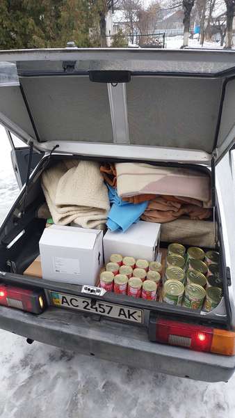 Теплі речі, їжа та медзасоби: в Ківерцях військові можуть отримати гумдопомогу (фото)