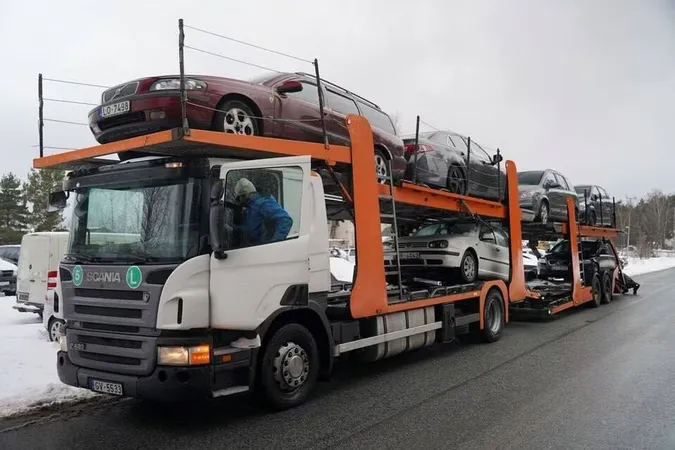 Латвія передала Україні конфісковані у п'яних водіїв авто на майже мільйон євро