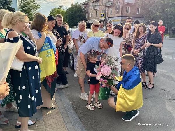 До Нововолинська повернувся звільнений з полону Захисник України Олег Карпюк (фото)