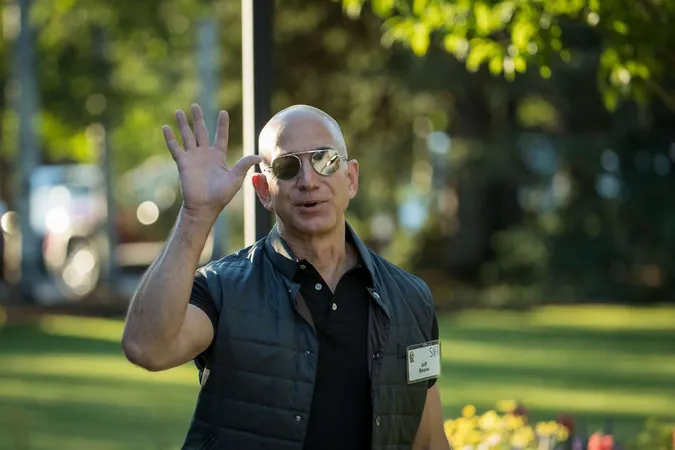 Засновник Amazon Джефф Безос став найбагатшою людиною в  історії
