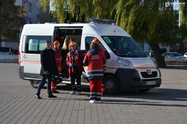 У Волинському драмтеатрі хлопчикові «стало зле»: рятували кілька бригад швидкої допомоги