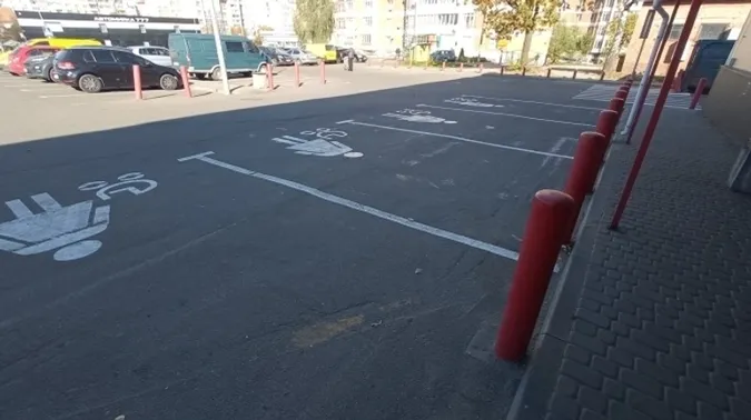 В Україні з'являться паркомісця для машин з дітьми