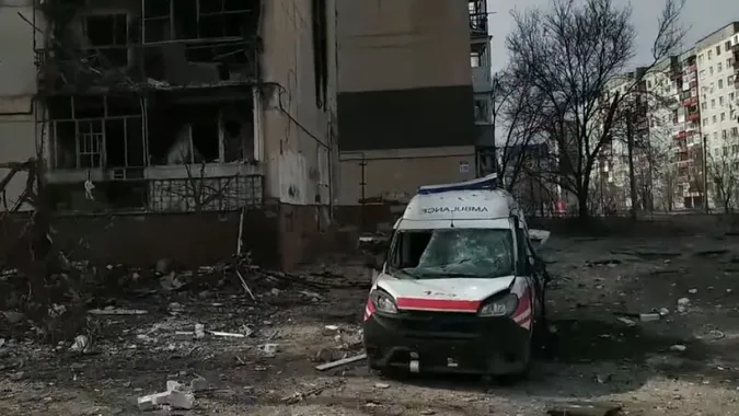 Ворог вночі обстріляв житлові будинки у містечку під Лисичанськом
