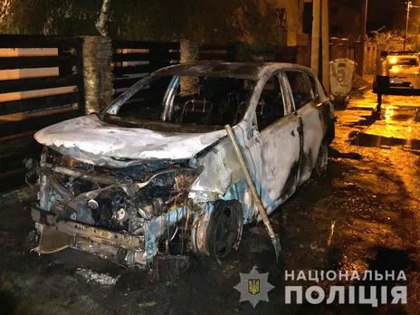 У Рівному спалили машину чиновника
