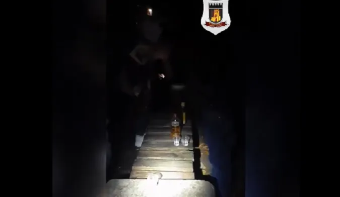 Ввечері у луцькому парку  муніципали виявили компанію п'яниць (відео)