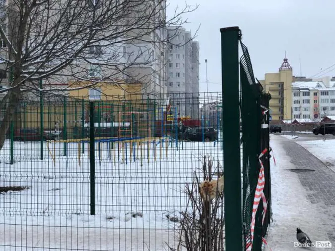 Паркани та шлагбауми в дворах: у Луцьку вимагають одних правил для всіх