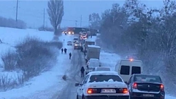 Автомобілі розкидало: траса Рівне-Луцьк заблокована масштабною ДТП (відео, оновлено)