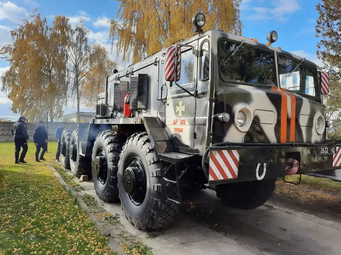 Зима на носі: на засніжені дороги Волині виїдуть майже 300 одиниць техніки (фото)