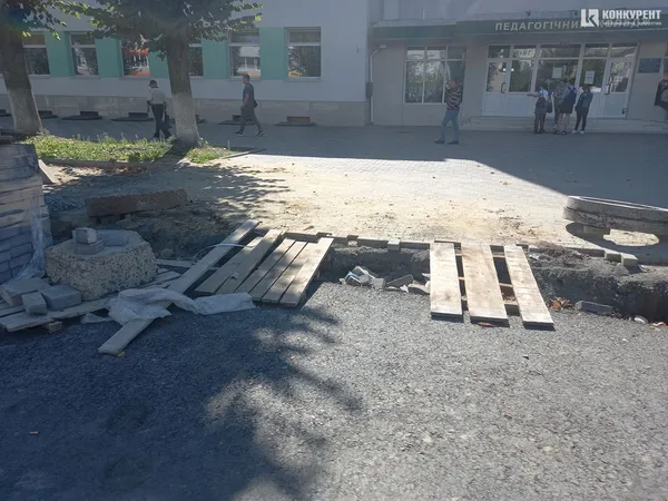 Асфальт та трохи хаосу: що коїться на проспекті Волі у Луцьку (фото, відео)