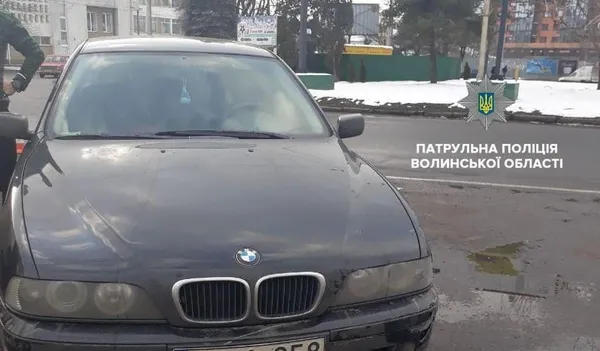 У Луцьку в BMW, що потрапила в аварію, знайшли зброю (фото)