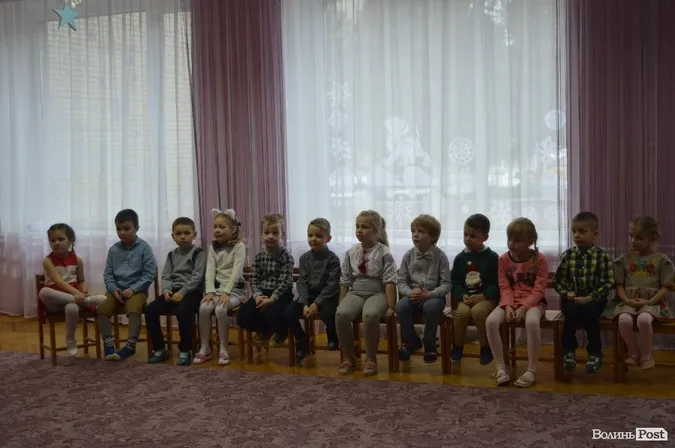 Маленьким лучанам подарунки роздавали два Миколаї (фото)