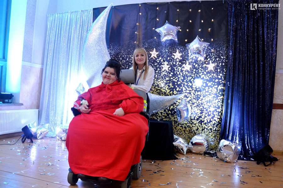 У луцькій церкві «Фіміам» відбулася грандіозна вечірка для людей з інвалідністю (фото)