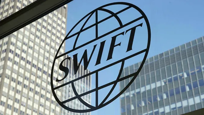 Франція за те, щоб відключити Росію від SWIFT