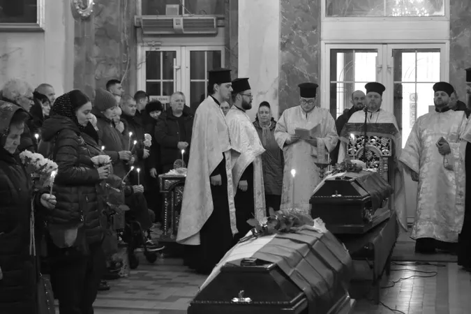 Небо плакало: у Луцьку попрощалися з двома Героями – Вадимом Басарабом та Сергієм Вікторським