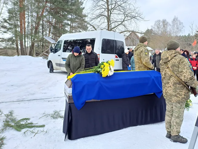 Навіки 43: на Ковельщині попрощалися з загиблим на Донеччині захисником Олександром Мацюком