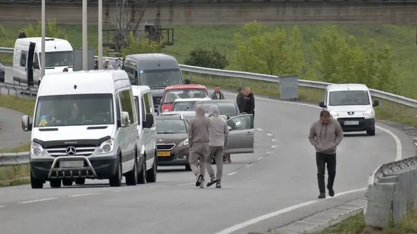 Щодня до 10 тисяч людей: на Волині збільшився пасажиропотік через кордон із Польщею (фото, відео)