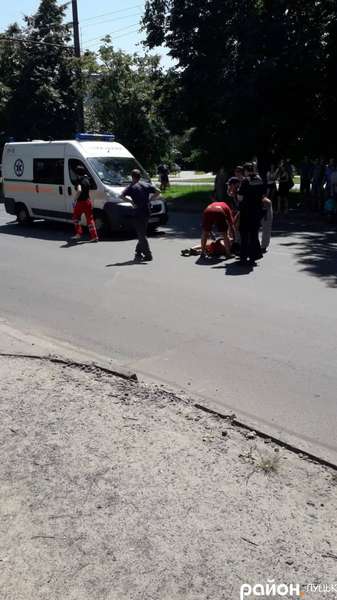 У Луцьку авто збило дитину на пішохідному переході (фото)