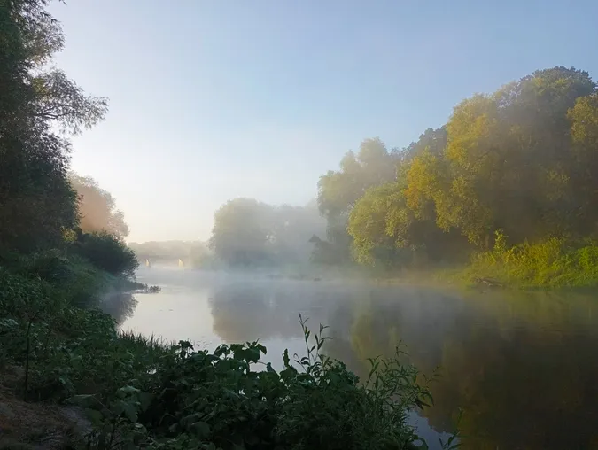 На Волині – неймовірний «туманний альбіон» на одній з річок (фото)