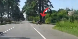 Без шолома і без прав: 17-річний скутерист «попався» патрульним під Луцьком (відео)