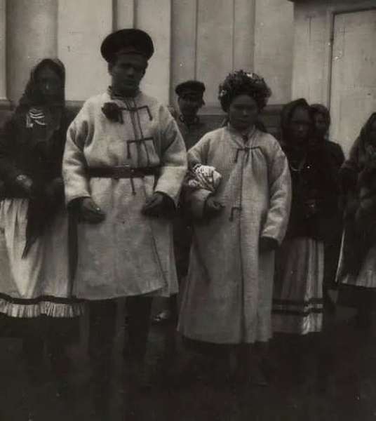 Який вигляд мали молодята на Волині понад 100 років тому (фото)