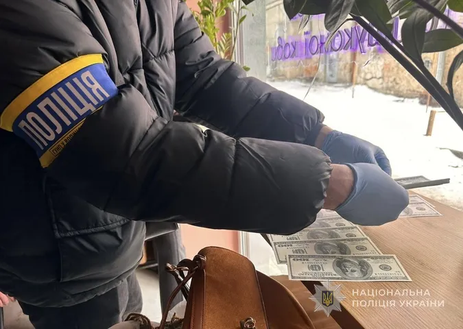 У Луцьку експрацівниця ТЦК «рішала» діагнози, щоб відмазати чоловіків від служби