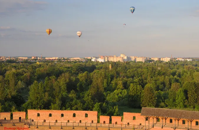 Луцьке небо «всіяне» кулями: у місті триває карнавал (фото)