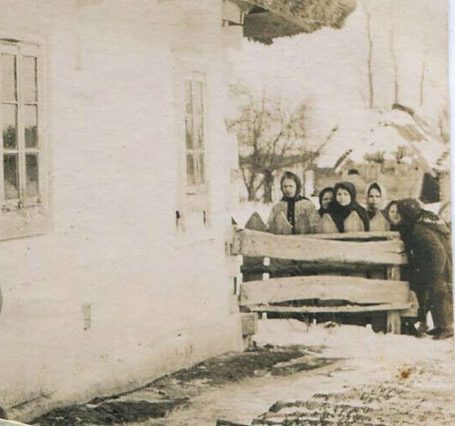 Волинське село показали на фото столітньої давнини