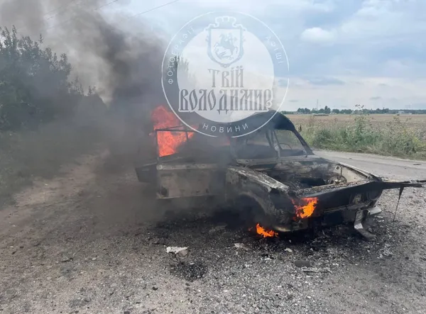 У Володимирі вщент згоріло авто (фото)