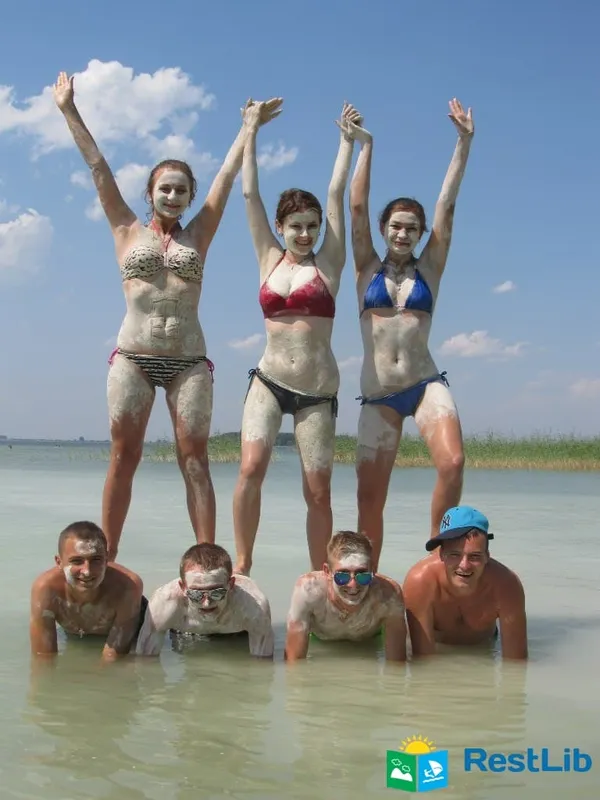 Цілюща біла глина на Світязі: чому по неї їдуть з усіх куточків країни (фото)