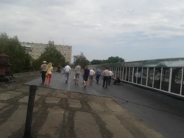 Депутати оглядають відремонтований дах ремонтної зони