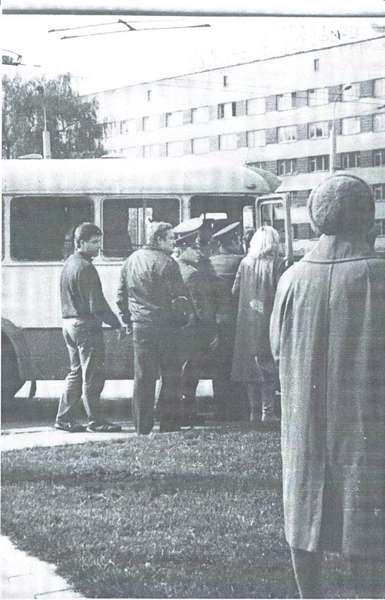 Один із перших мітингів у Луцьку. Арешт мітингарів. 1989 рік