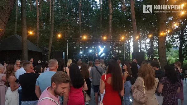 Дискотека, жарти та подарунки: у Луцьку відсвяткували Makis Fest*