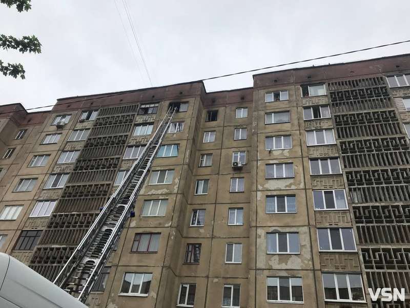 Люди чули вибух: деталі пожежі в багатоповерхівці у Луцьку (фото)
