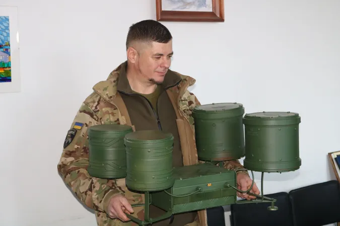Жителі Горохова передали РЕБ воїнові-земляку (фото)