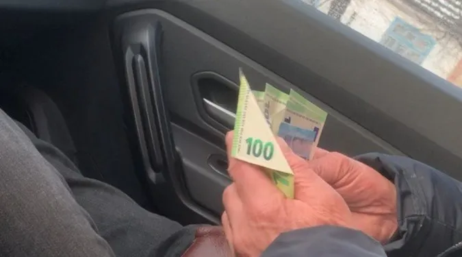 У Луцьку судять 62-річного чоловіка за хабар патрульним