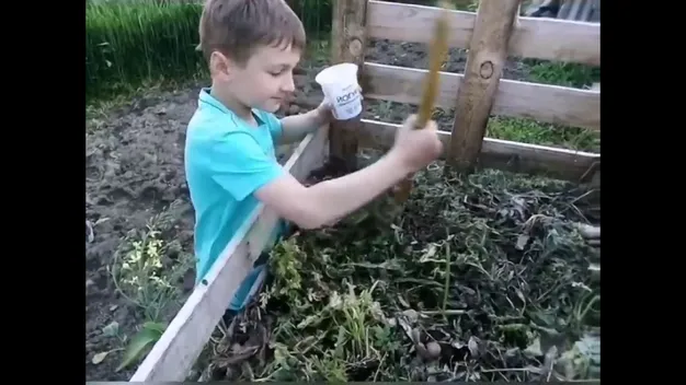 Уoutube-канал у 8 років: як хлопчик із волинського села вчить компостувати сміття