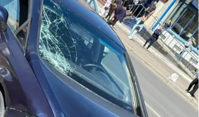 Авто збило дівчину: у Луцьку на Відродження – страшна аварія (фото)