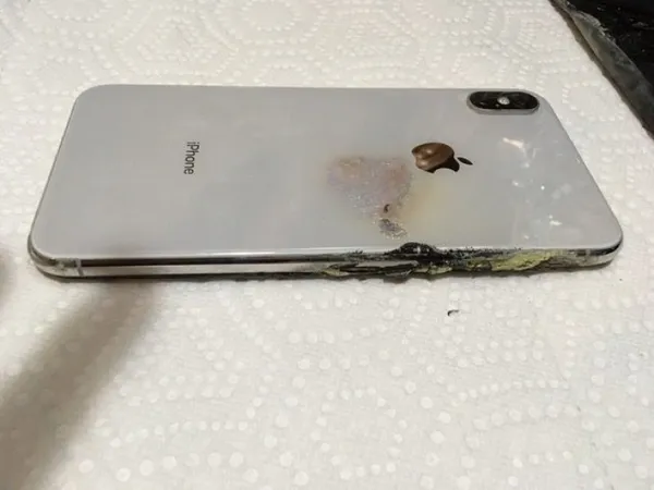 У США в чоловіка в кишені загорівся iPhone XS Max