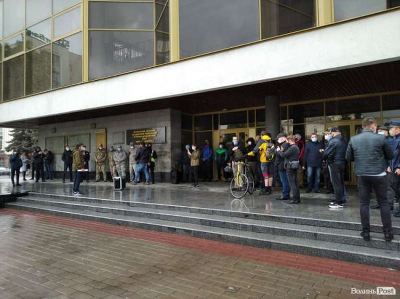 У центрі Луцька проходить акція «#СтопРеванш»